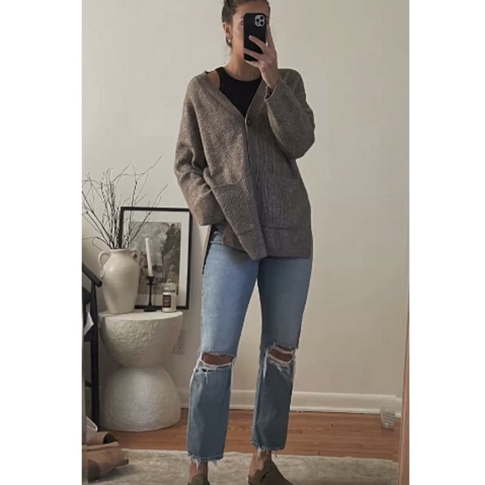 Distressed Cropped Jeans